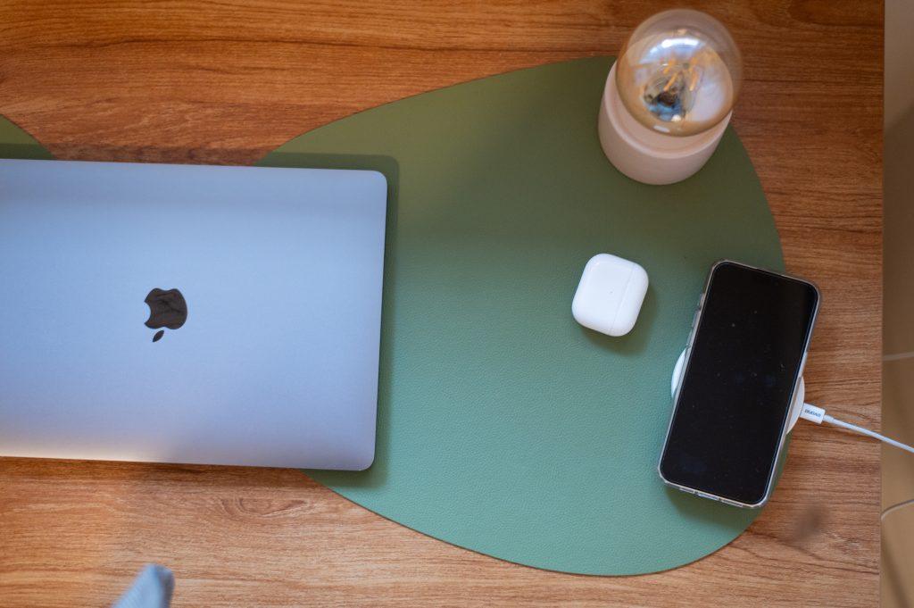 Work station with iphone charger and usb sockets
