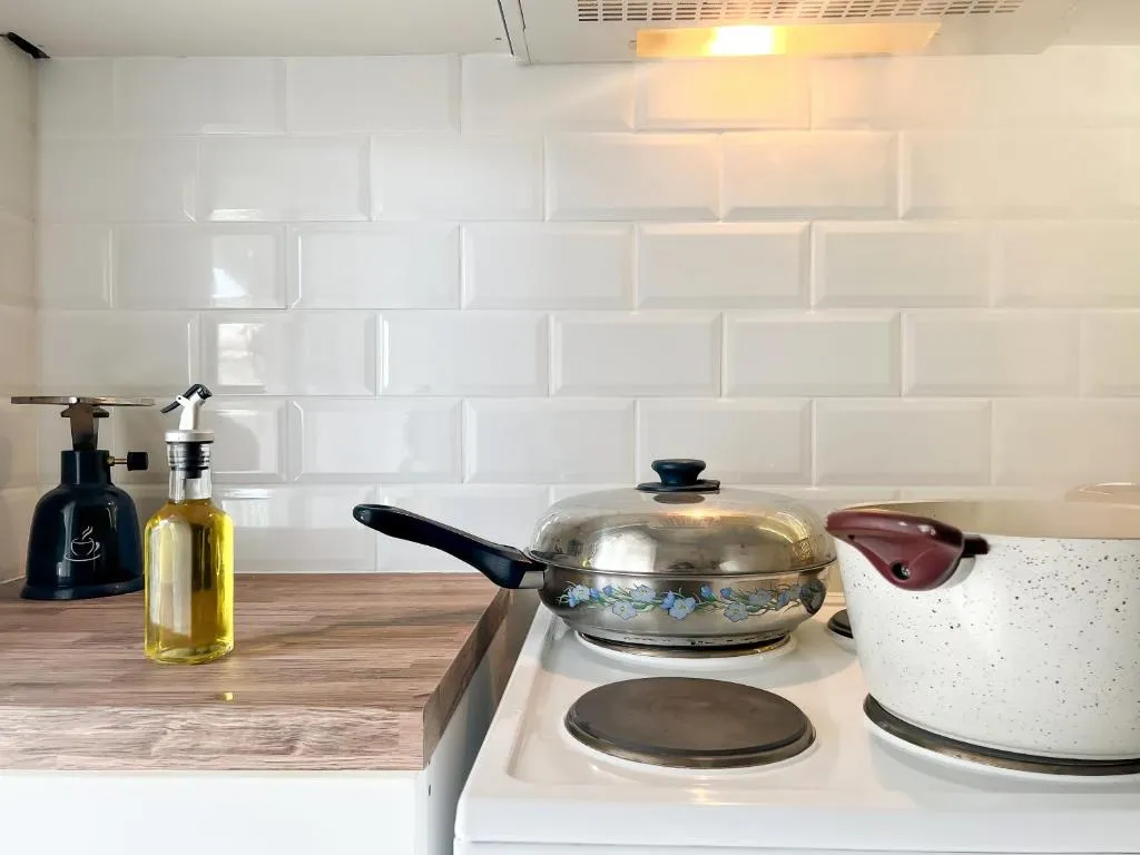 Laonikos Urban Studio SKG – Παραθαλάσσιο στούντιο στη Θεσσαλονίκη